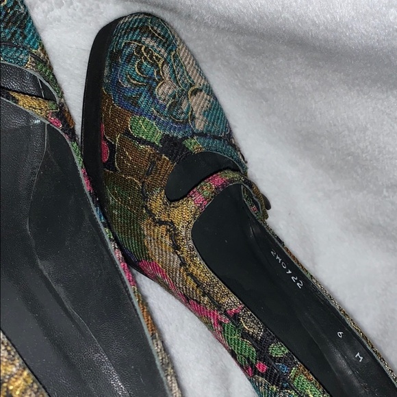 Stuart Weitzman Floral Tapestry Heels - GORGEOUS! - Picture 9 of 13